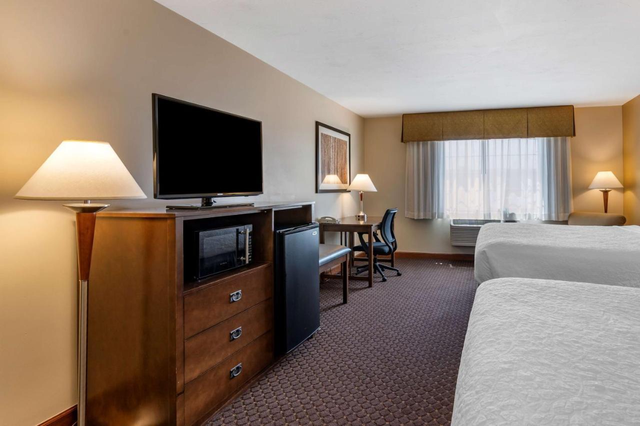 Queen Room Two Queen Beds