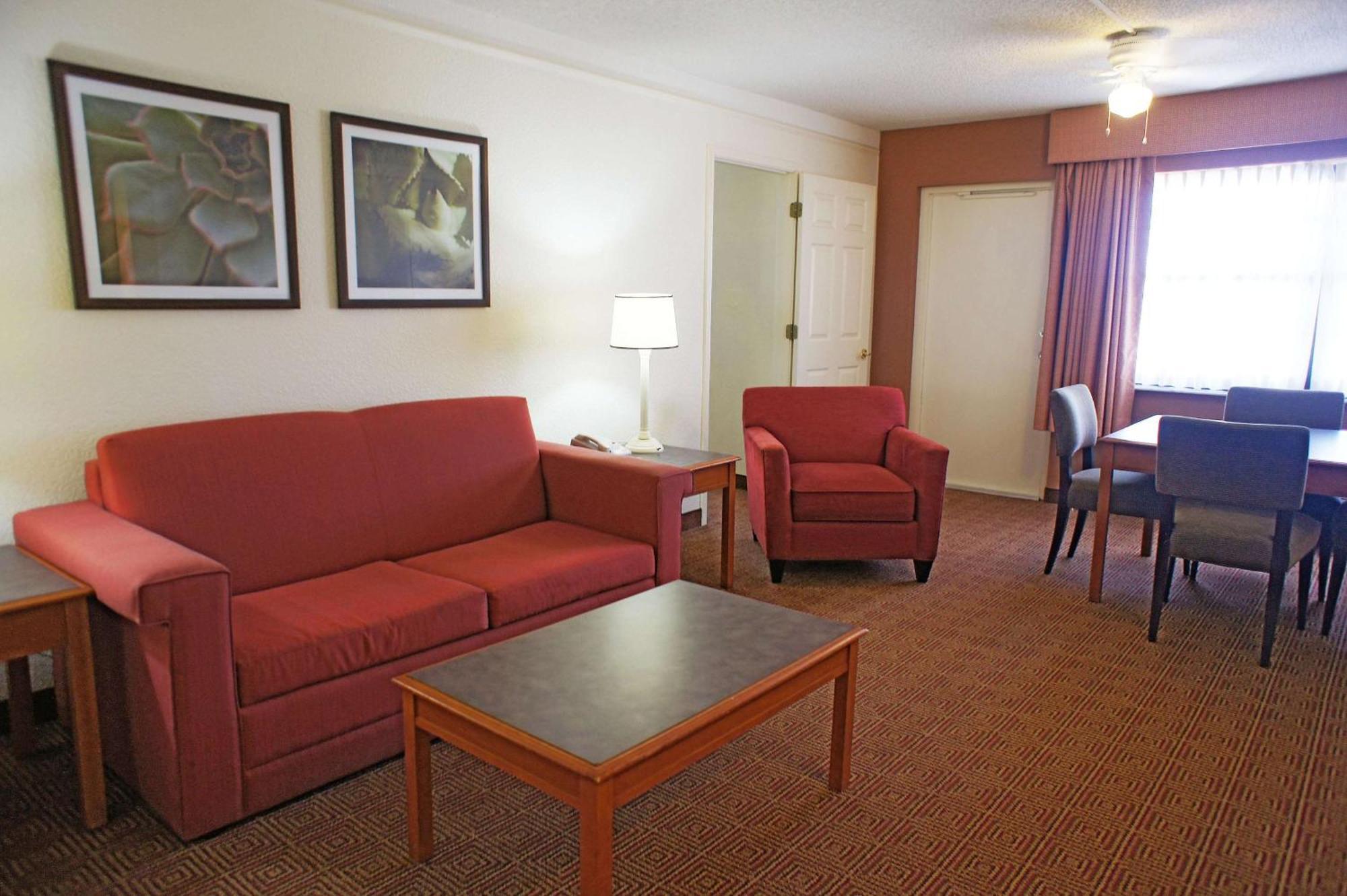 One-Bedroom King Apartment Non-Smoking