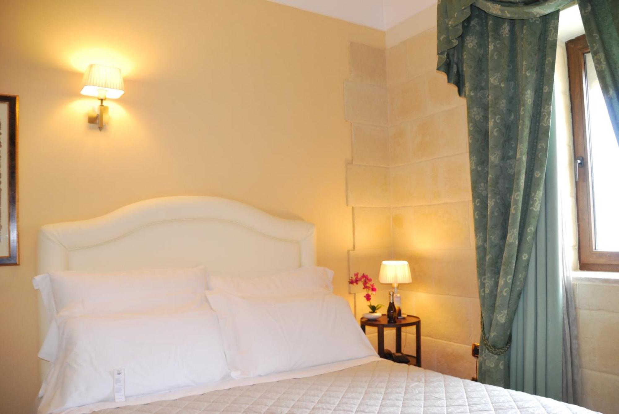 Double or Twin Room Sea View
