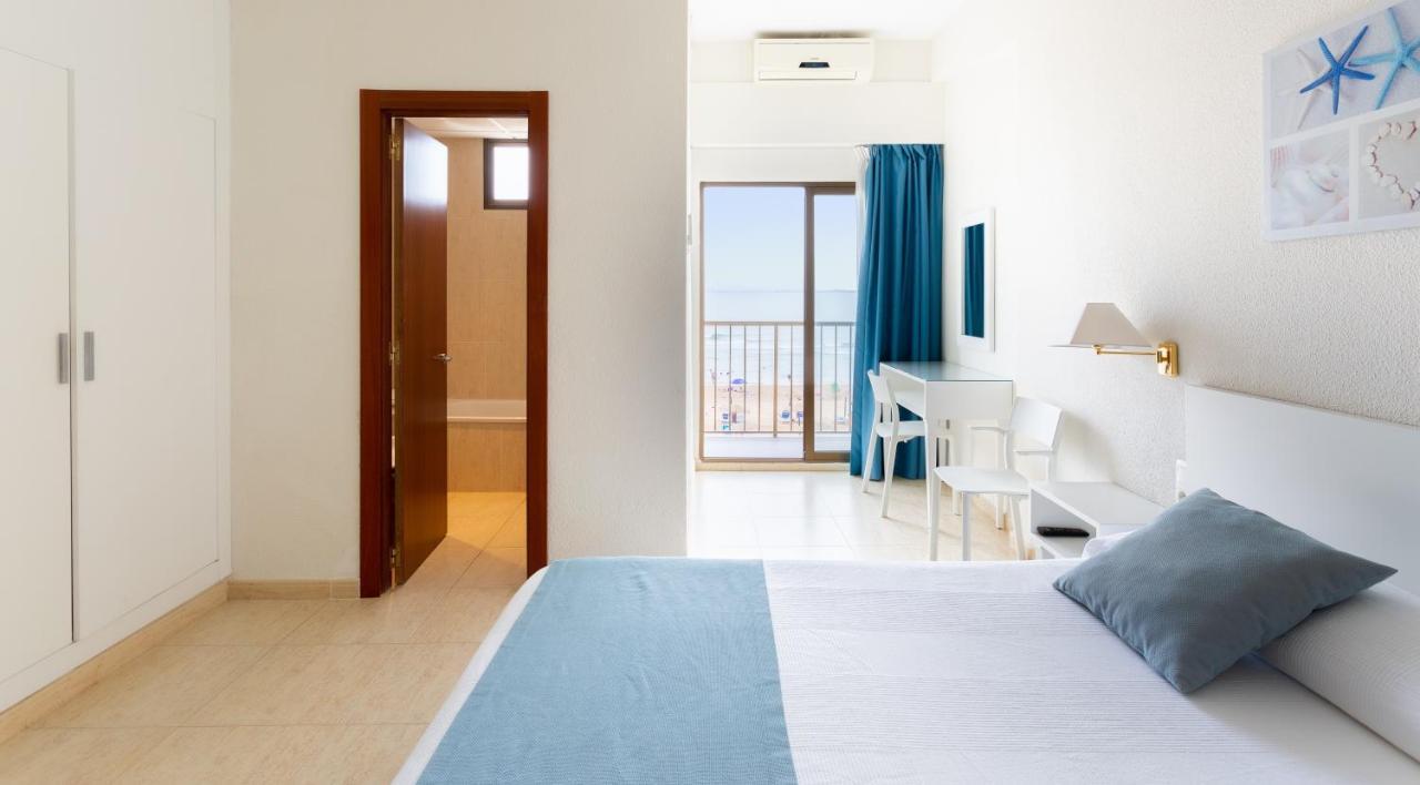 Double or Twin Room Sea View