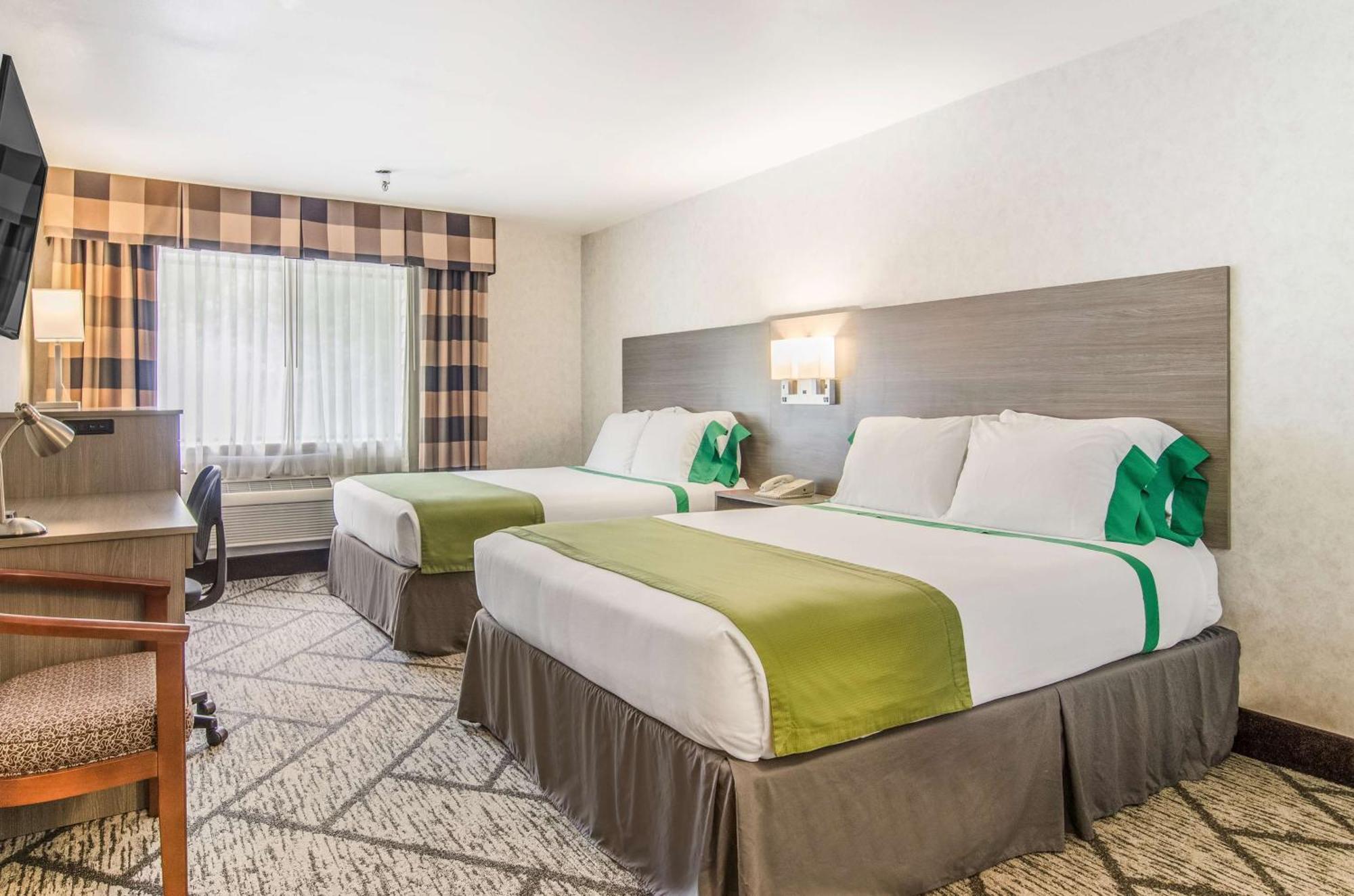 Queen Room Two Queen Beds