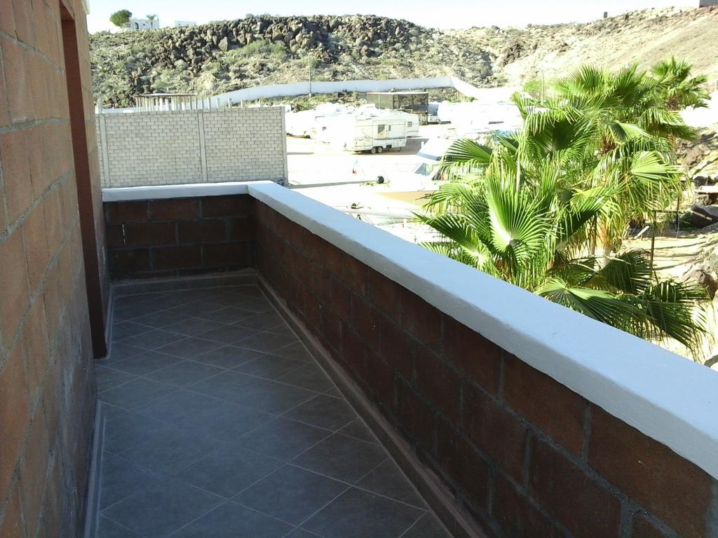 Studio Terrace,135329445:JPEG