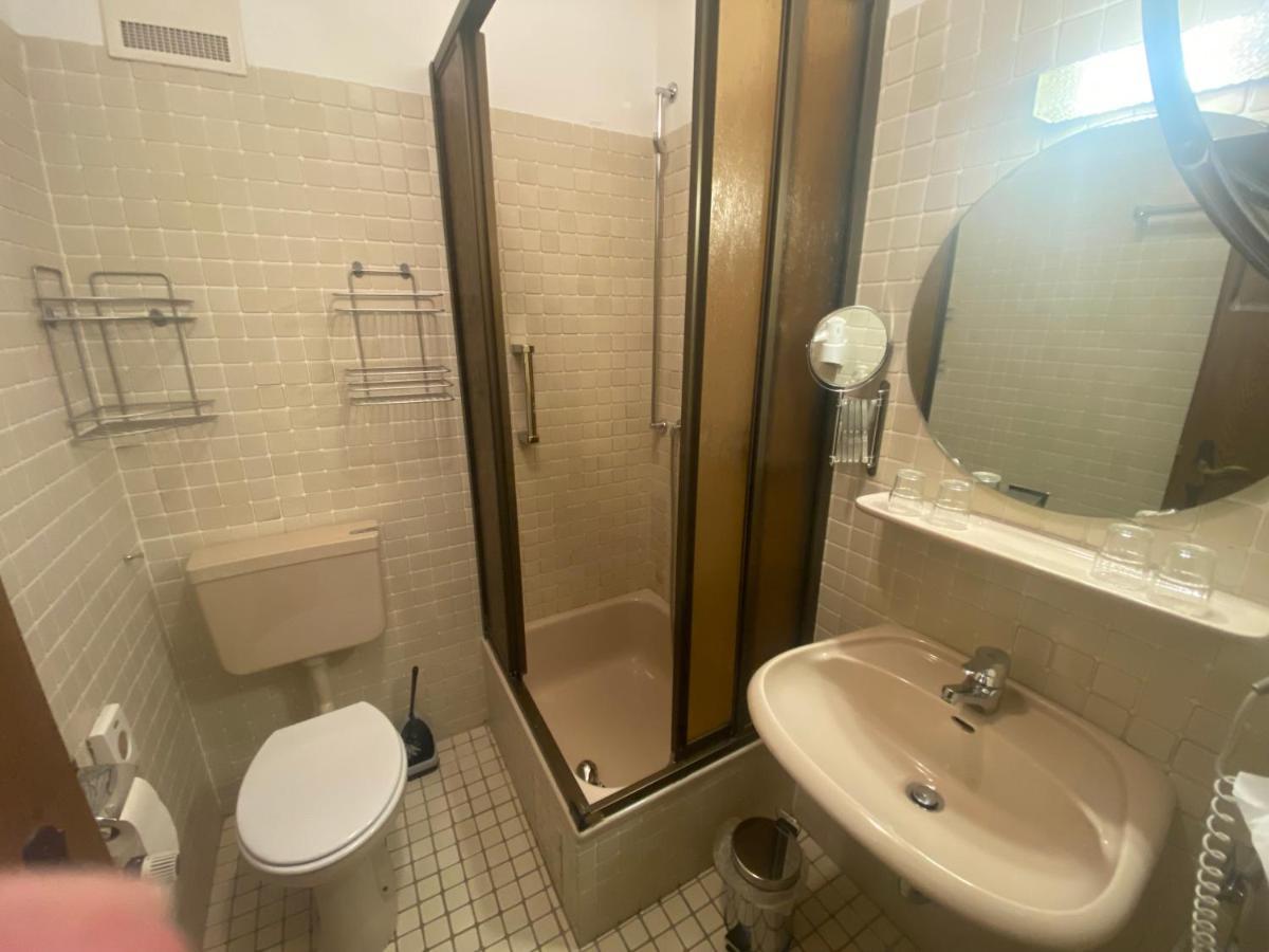 Family Room & up to 12 years