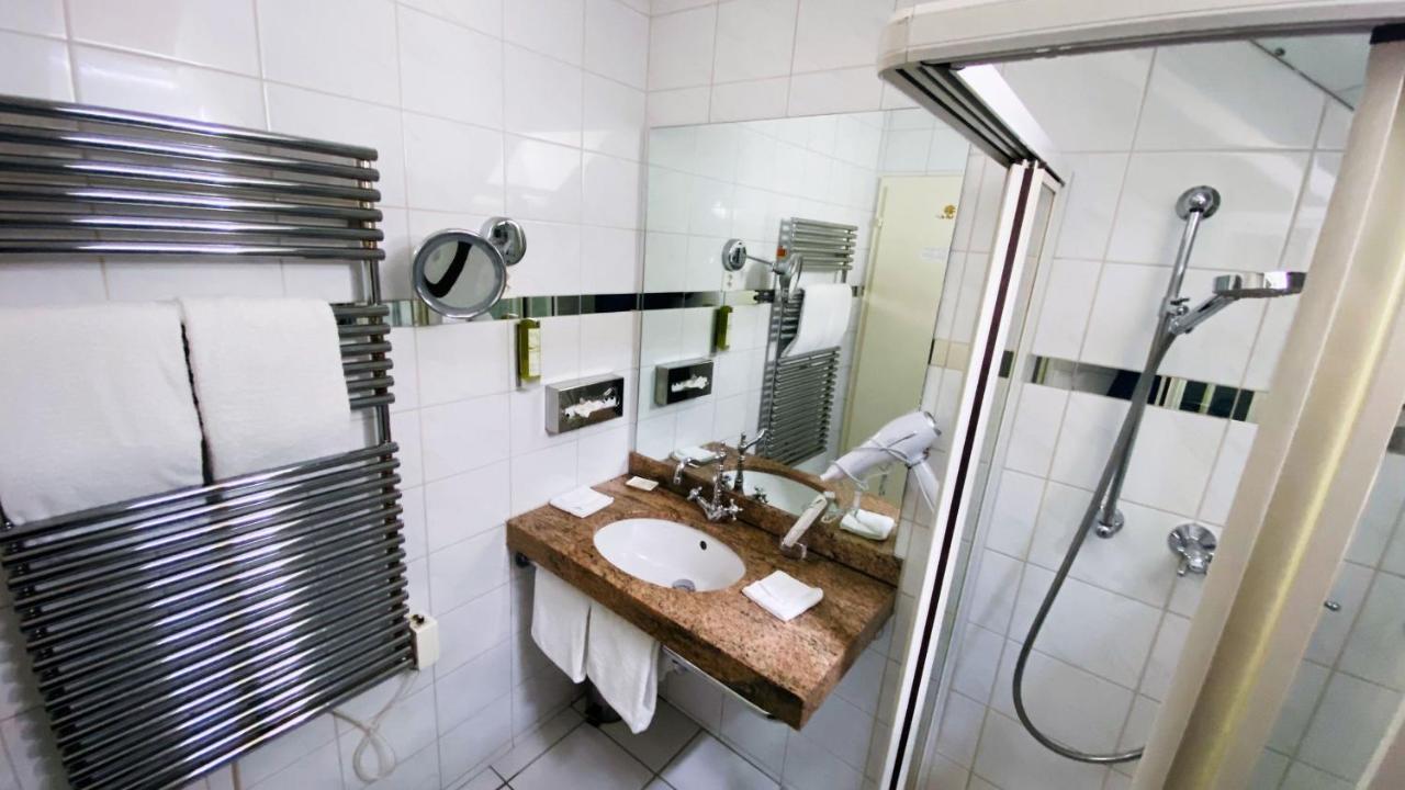 Single Room Shower