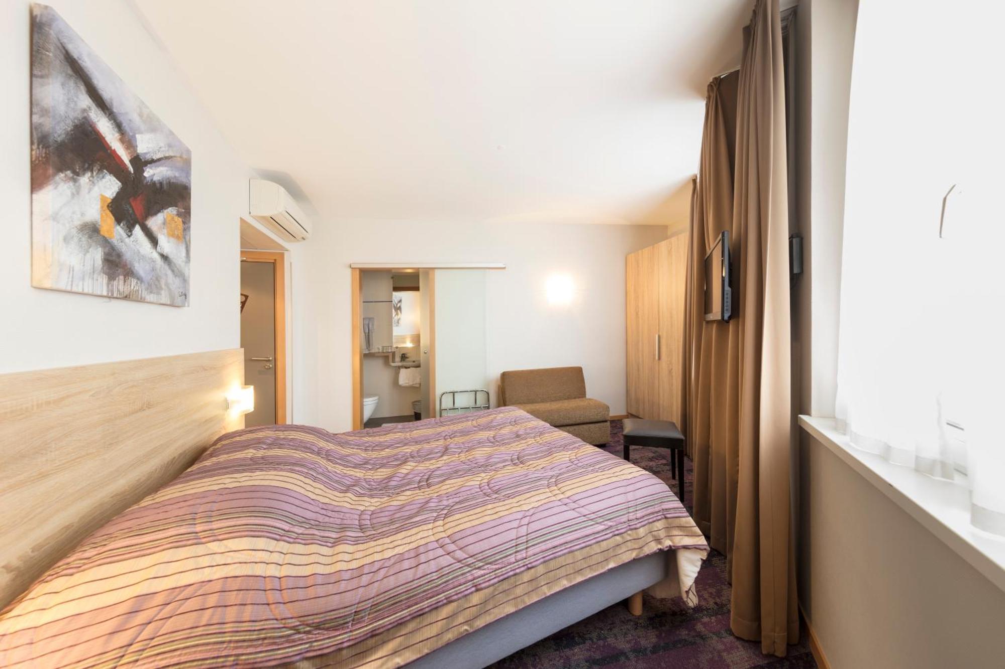 Double Room,1287406495:JPEG