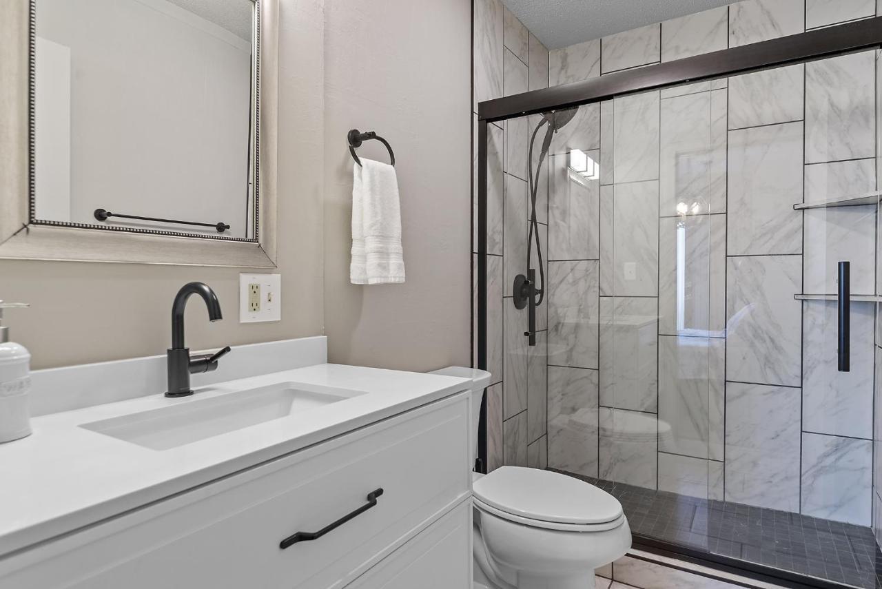 Deluxe Queen Suite