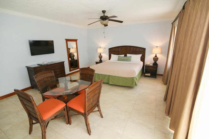 Coco Suit King Bed Balcony