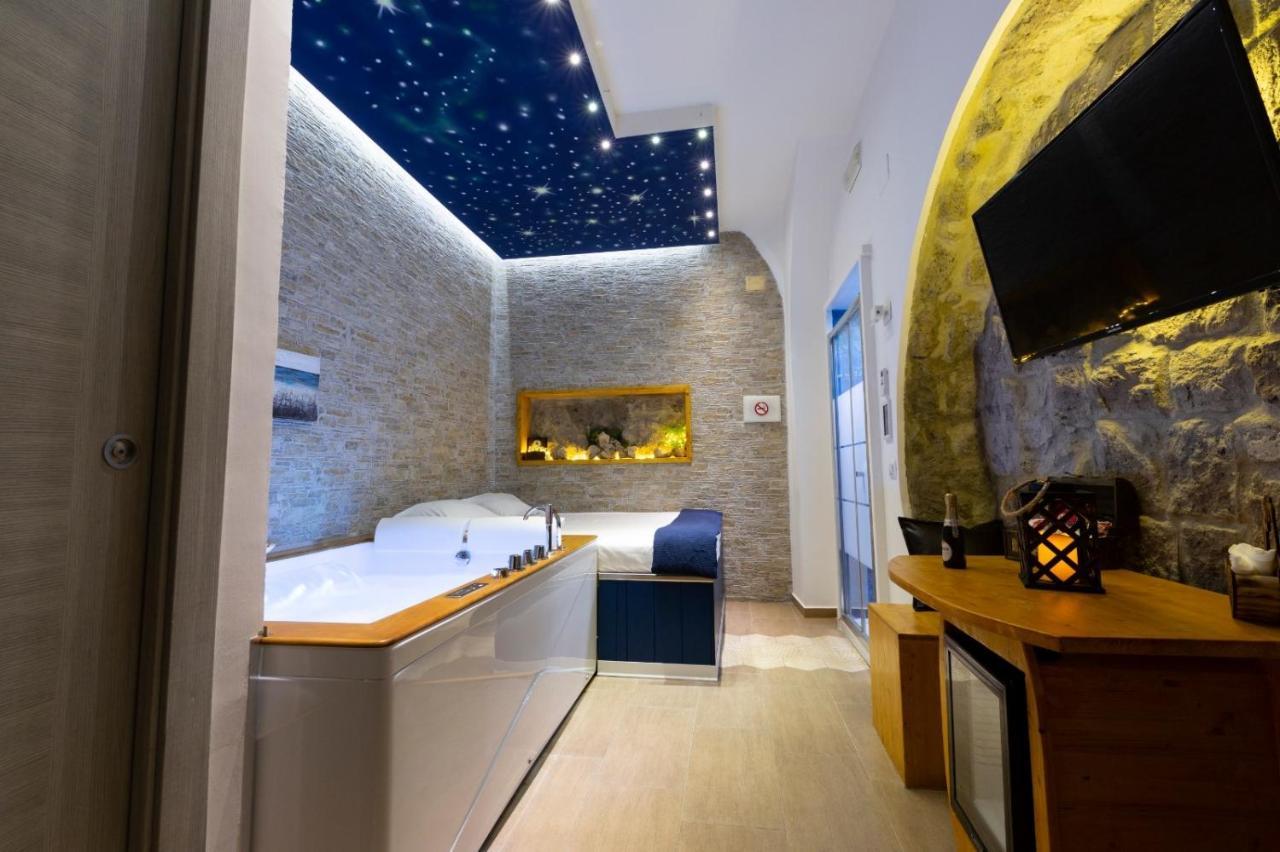 King Room Spa Bath