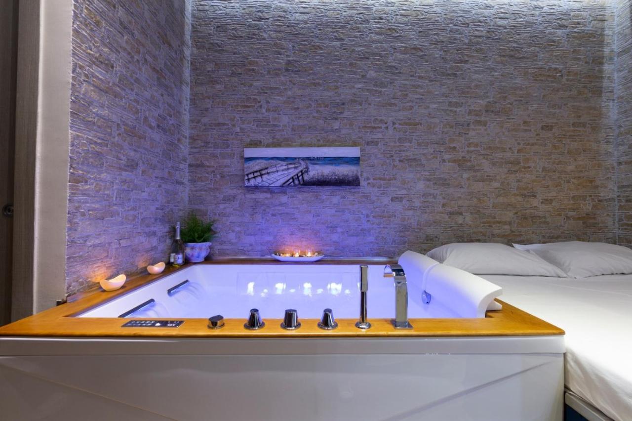 King Room Spa Bath