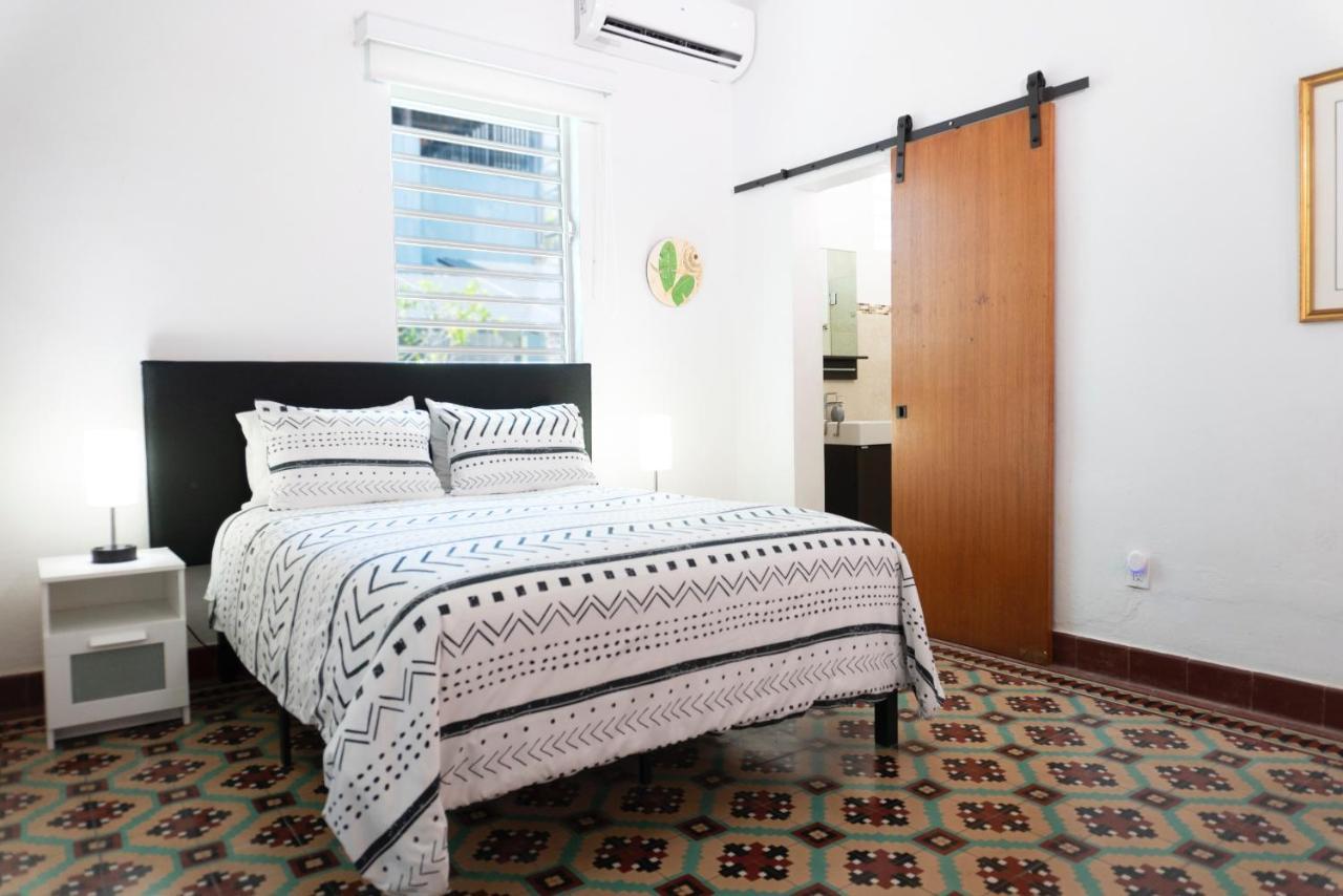 Standard Queen Room-2