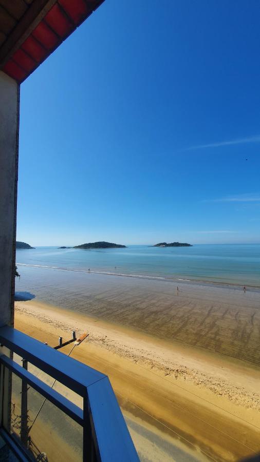 Quarto Quádruplo com Vista do Mar.