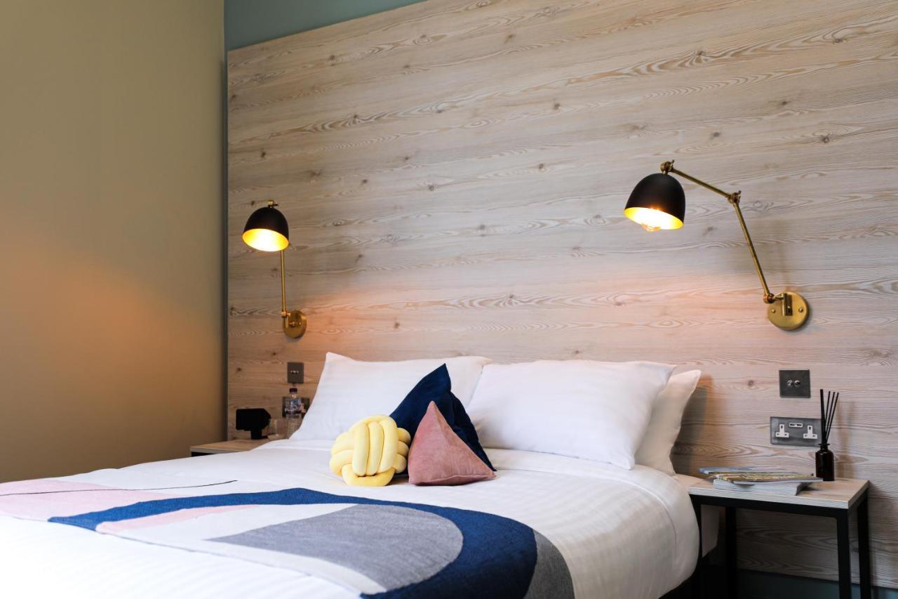 King Size Bed Shared Facilities