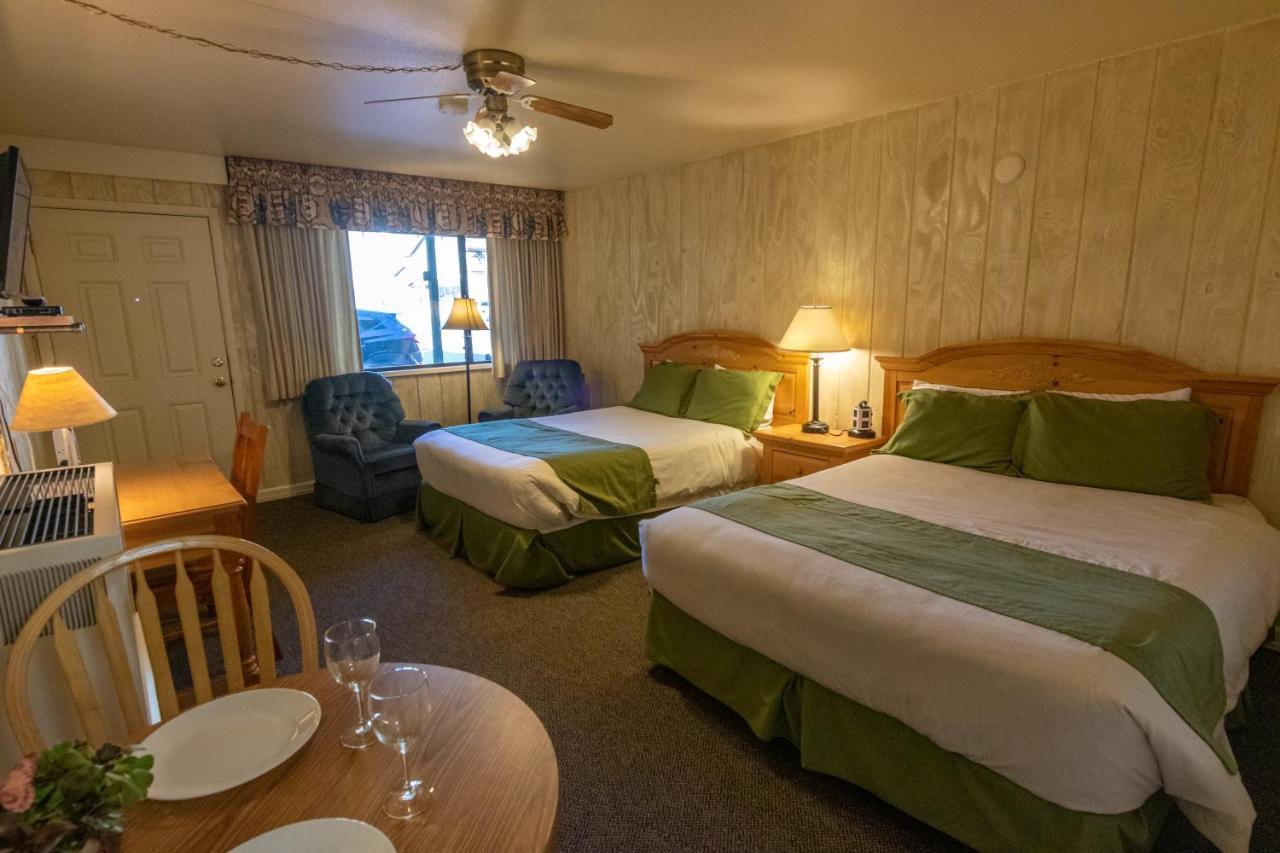 Queen Room with Two Queen Beds