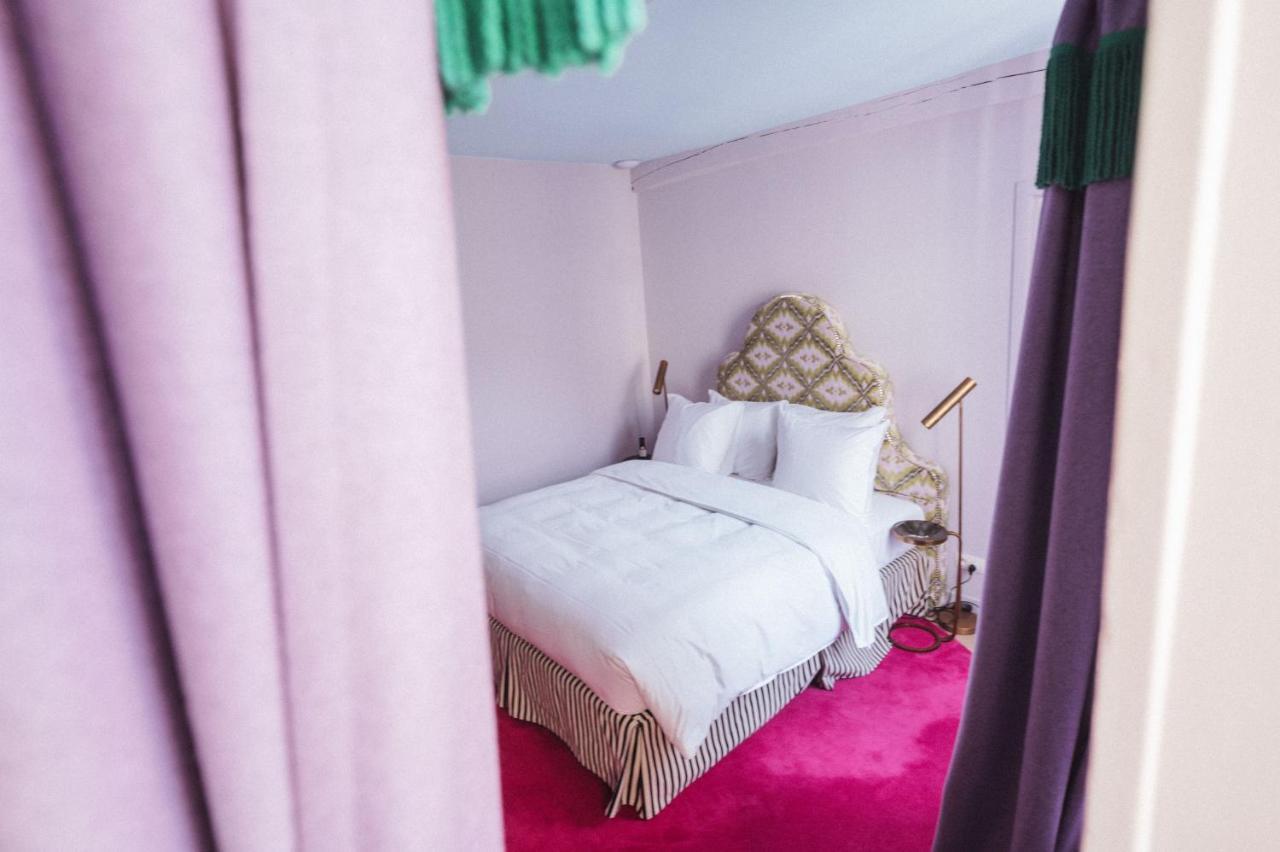 Kamer met Kingsize Bed en Uitzicht op de Tuin