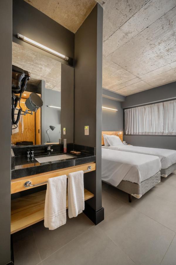 Standard Twin 2 Single Beds