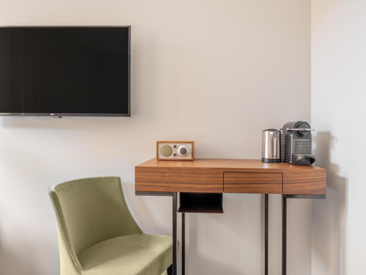 Medium Room