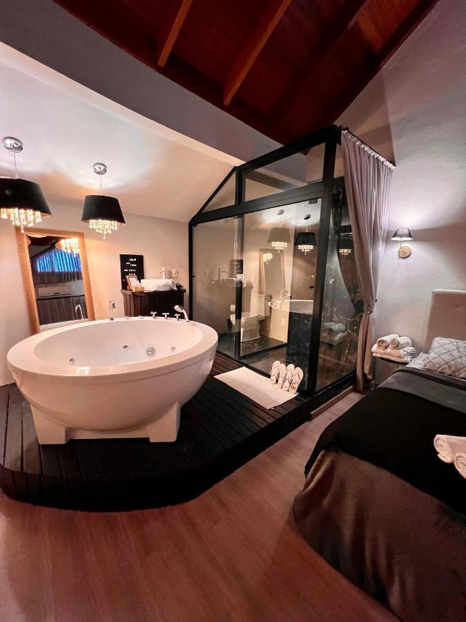 Suite Spa Bath