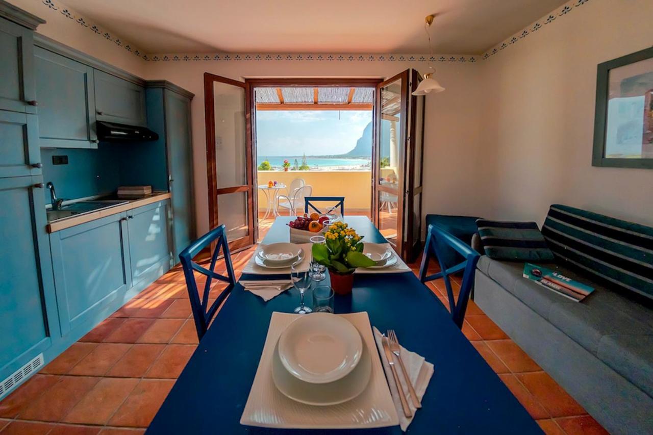 One-Bedroom Apartment Sea View