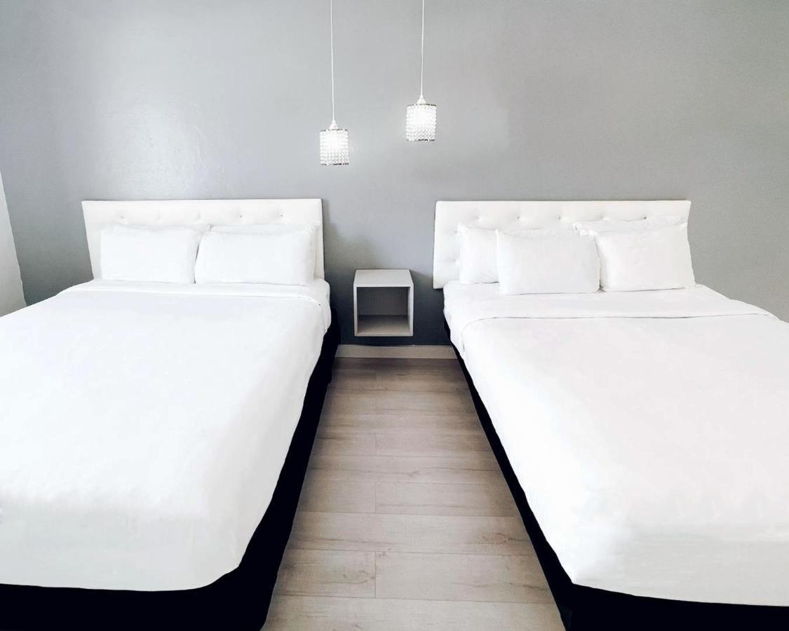 Deluxe Two Queen Room