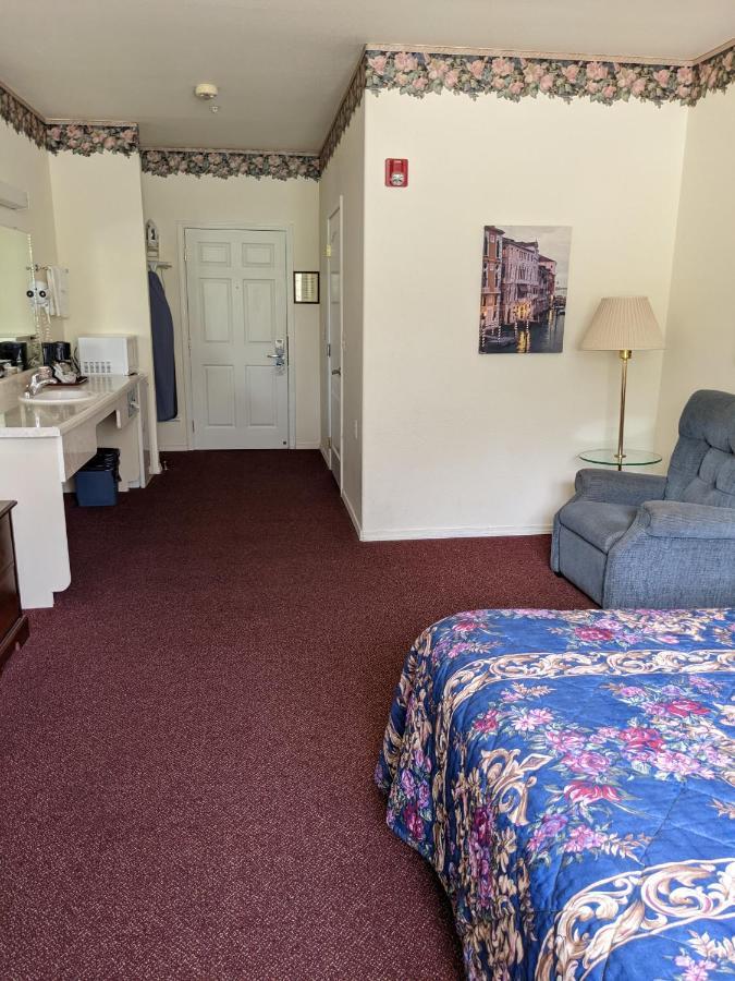 Standard King Room