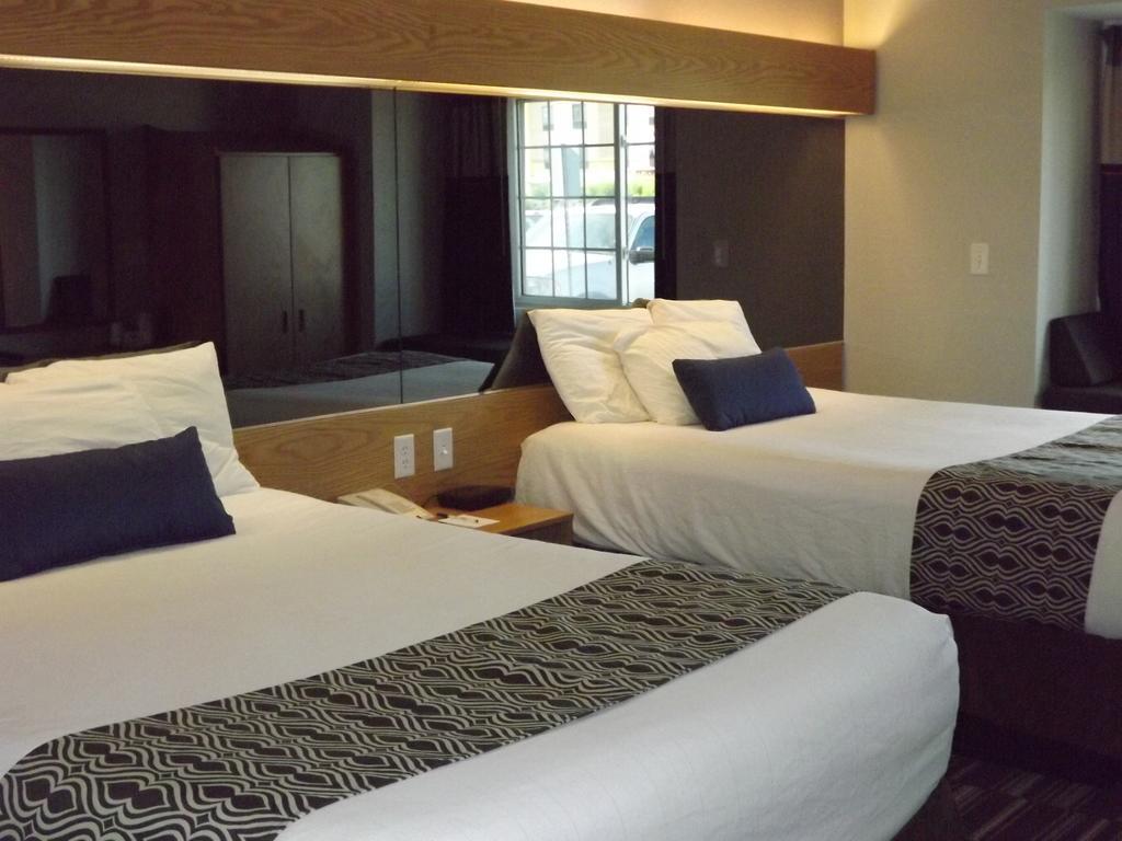 Queen Room with Two Queen Beds - Non-Smoking