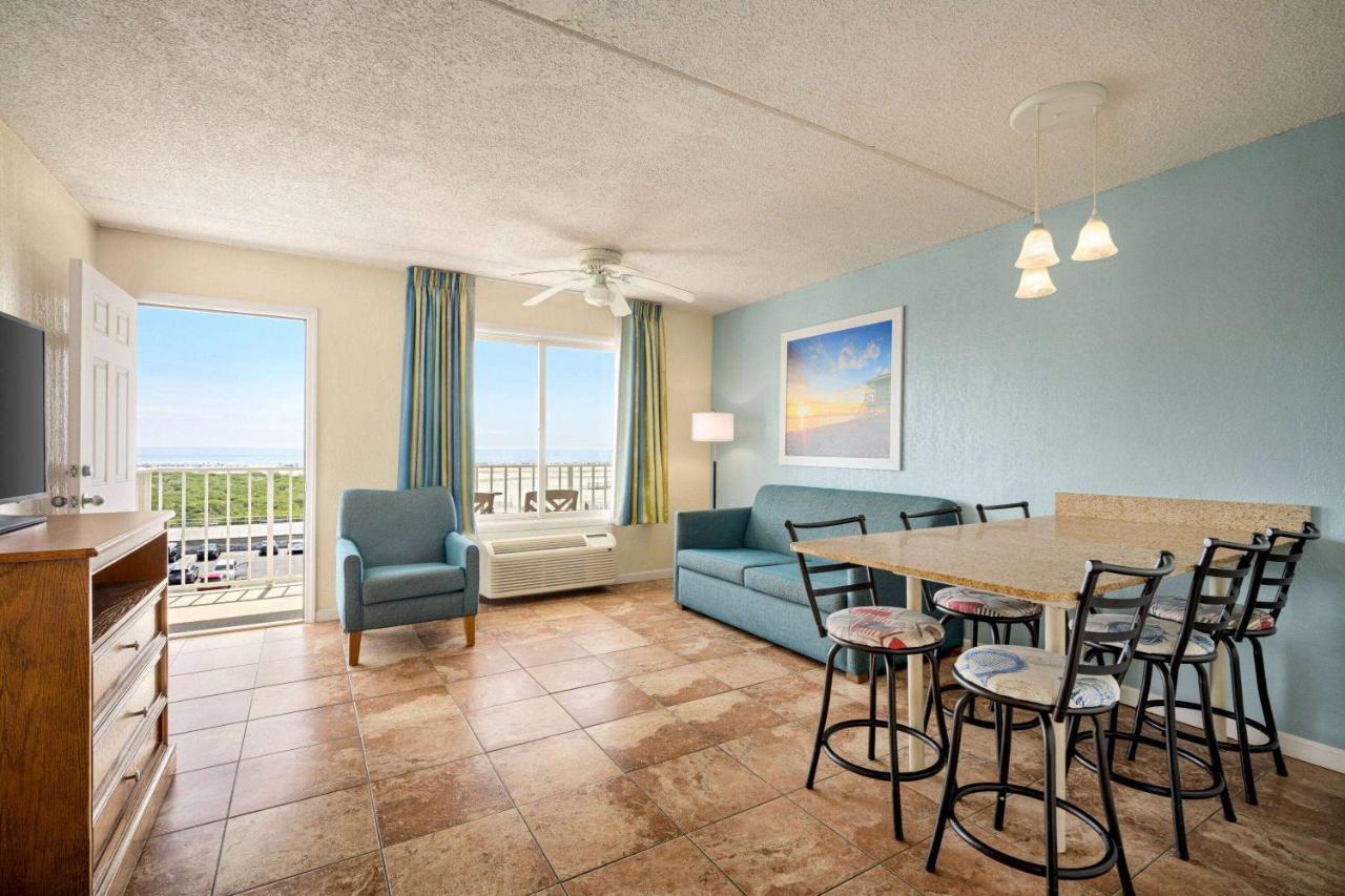 Oceanfront One-Bedroom Suite Two Double Beds Non-Smoking