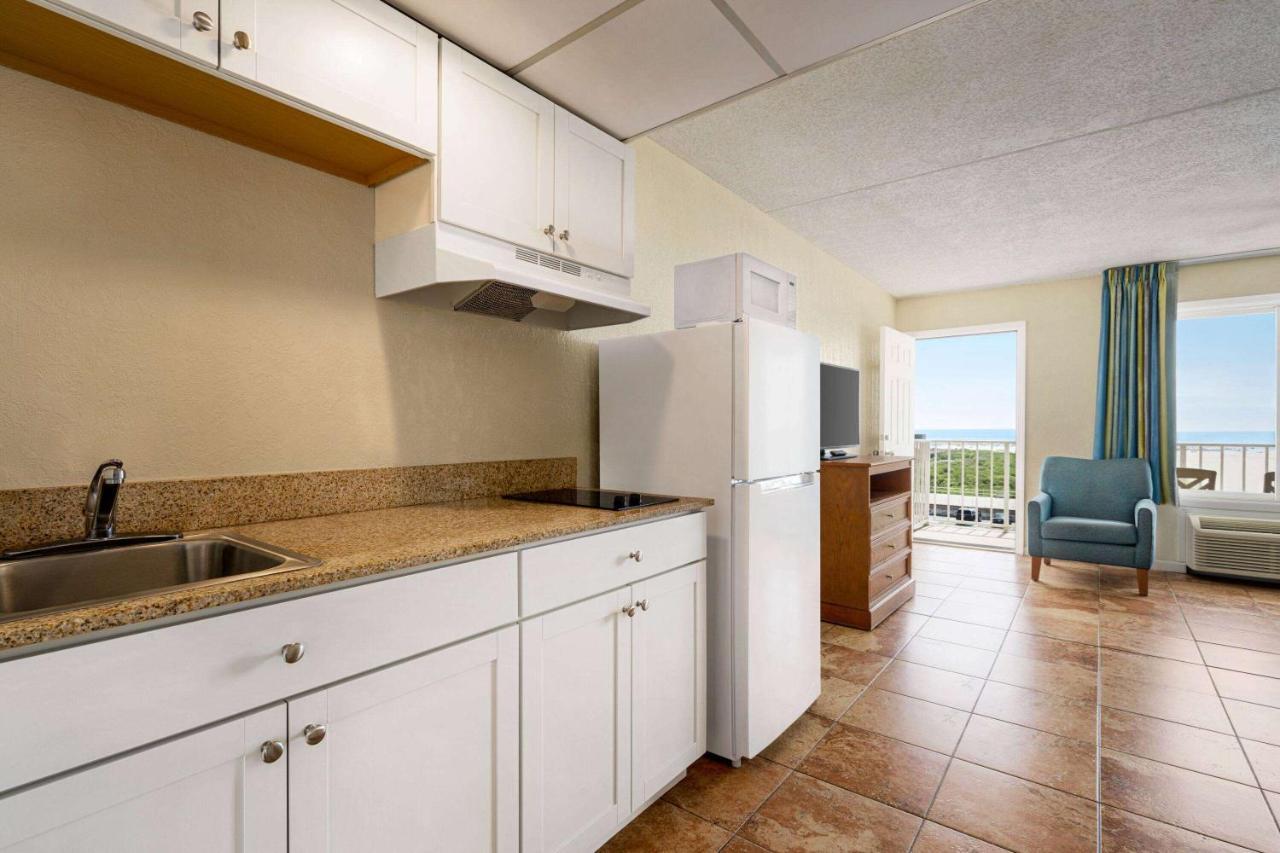 Oceanfront One-Bedroom Suite Two Double Beds Non-Smoking