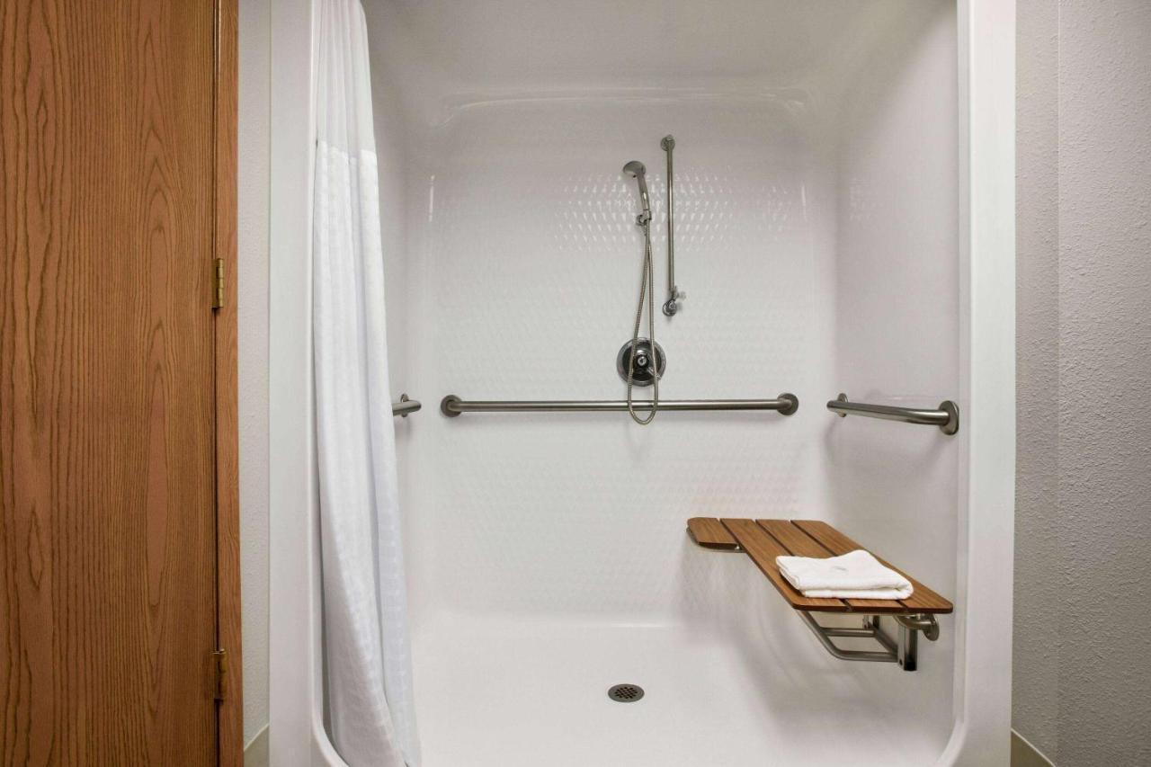 1 King Bed Mobility Accessible Room, Roll-In Shower, Non-Smoking,1294034584:JPEG