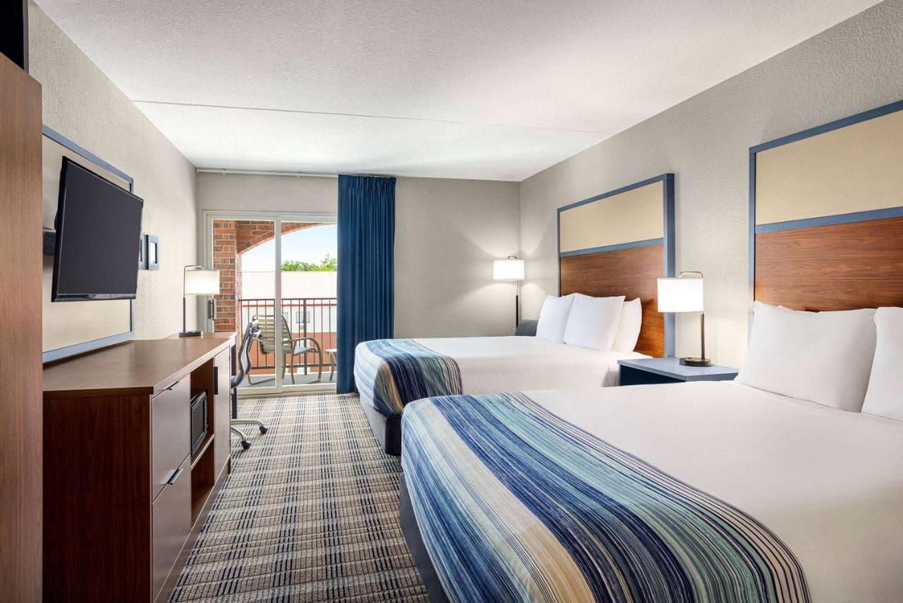 Deluxe Queen Room with Two Queen Beds - Non-Smoking,1294042819:JPEG