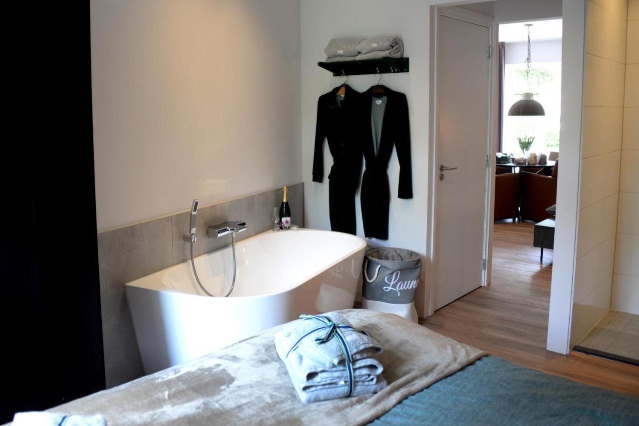 Deluxe Double Room Bath