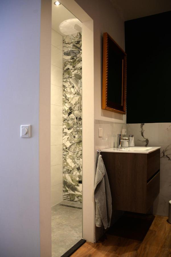 Deluxe Double Room Bath