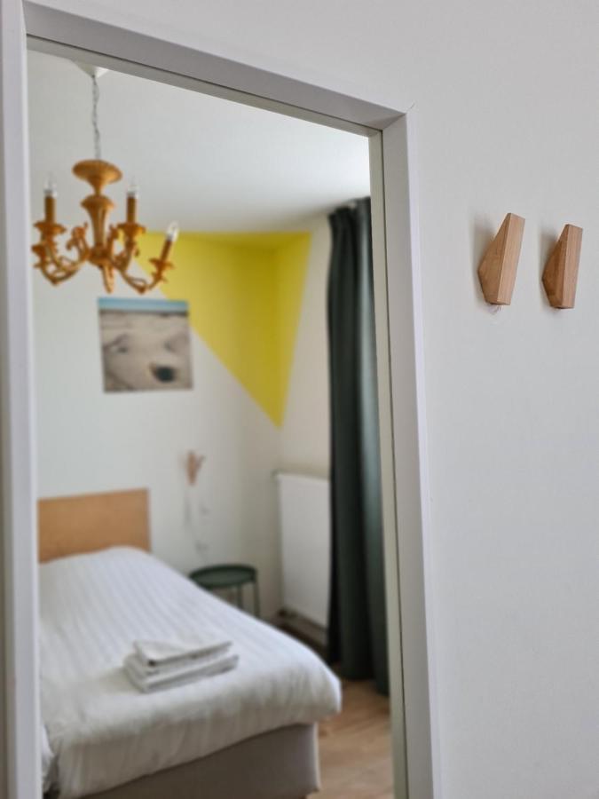 Twin Room with Private Shower and Shared Toilet,1294752850:JPEG