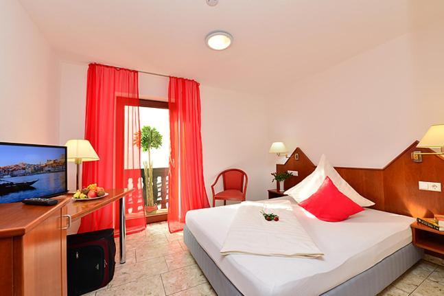 Single Room Balcony
