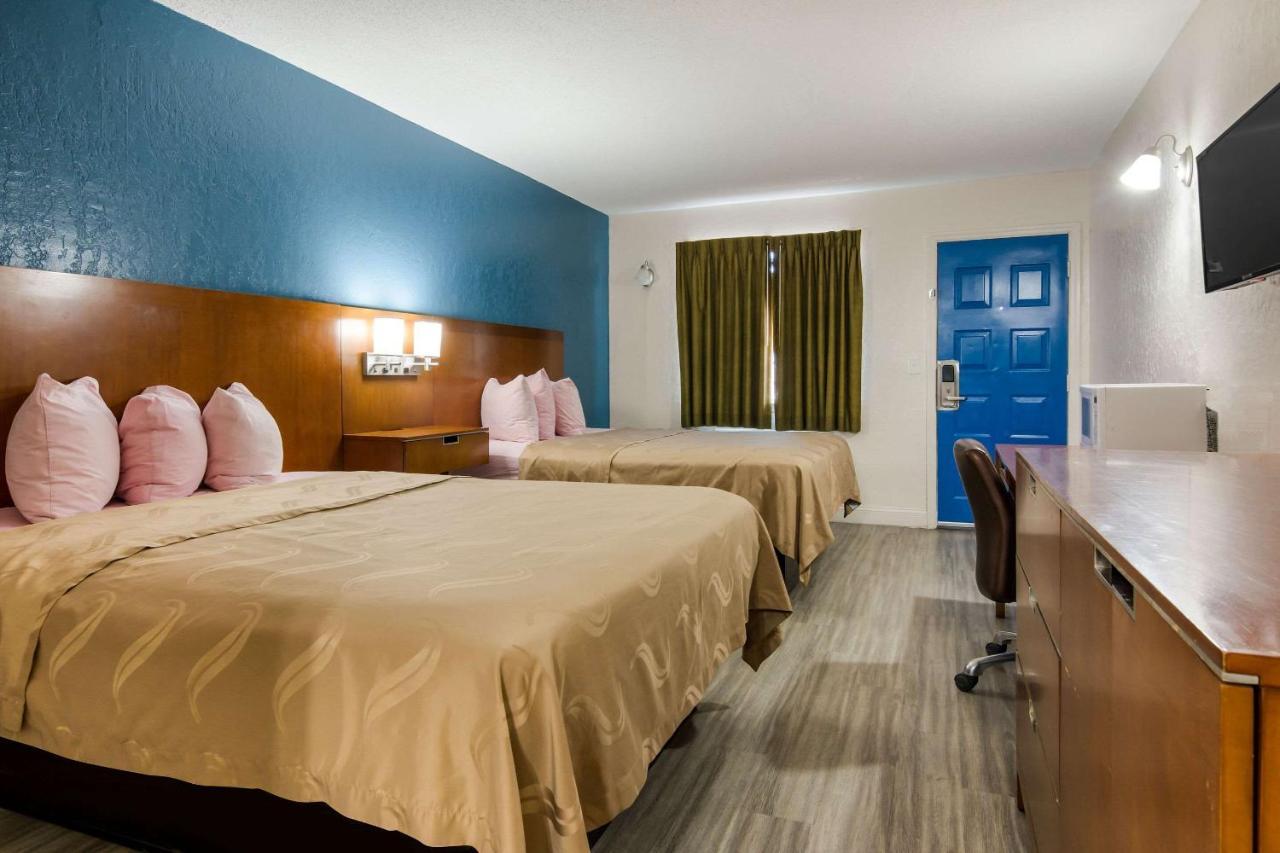 Quadruple Room Two Queen Beds Smoking
