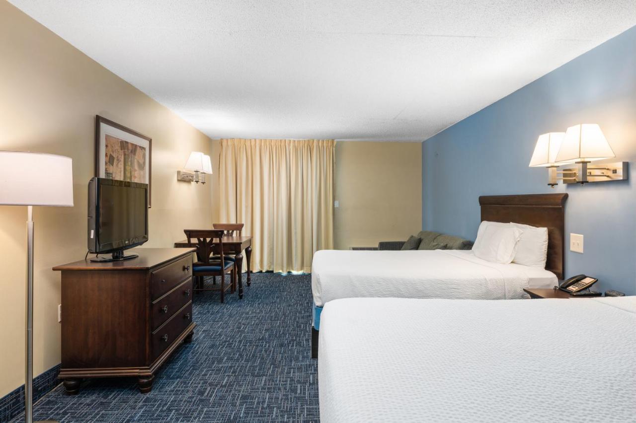 Queen Room Two Queen Beds City View No Pets Allowed