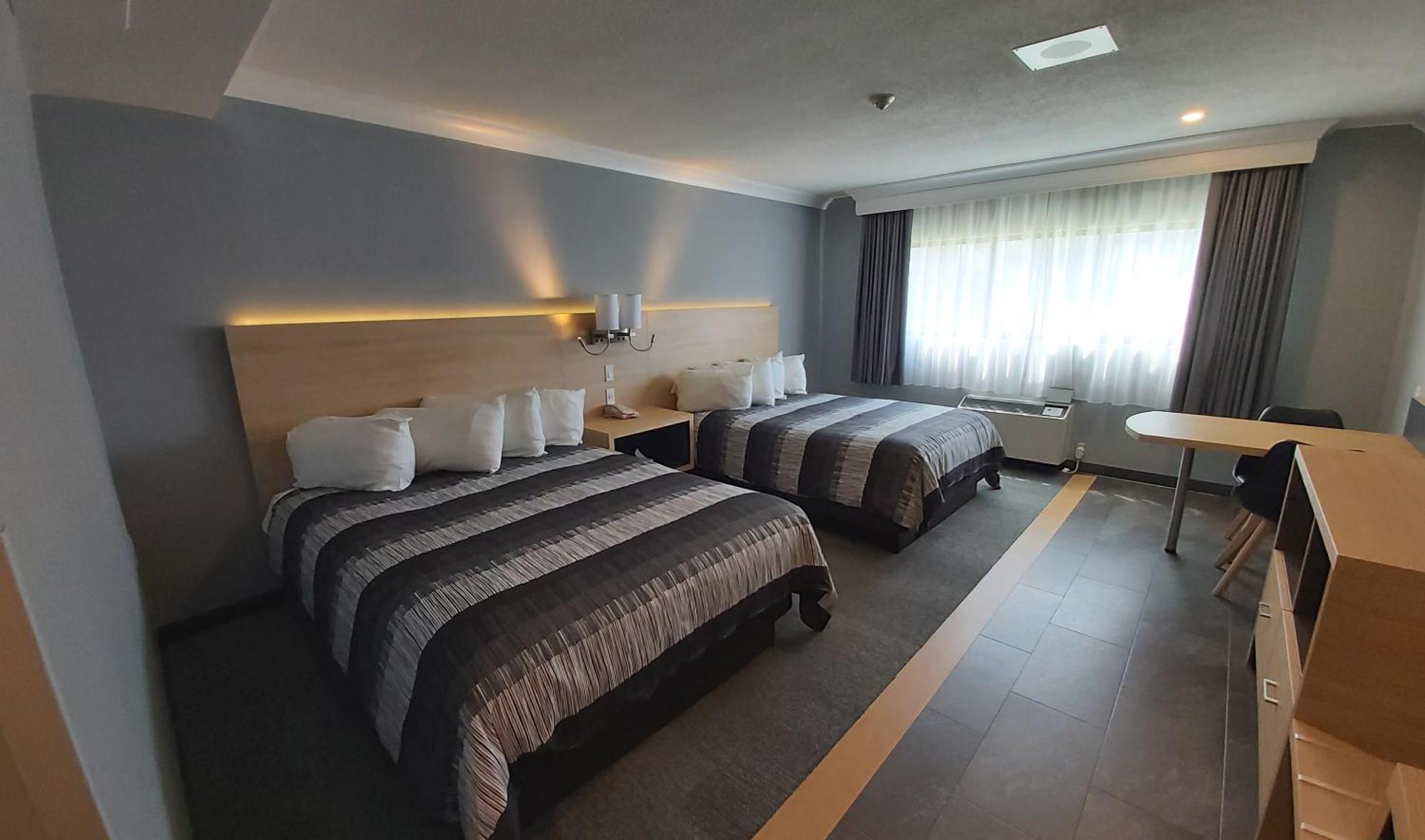Deluxe 2 Queen Room Waterpark