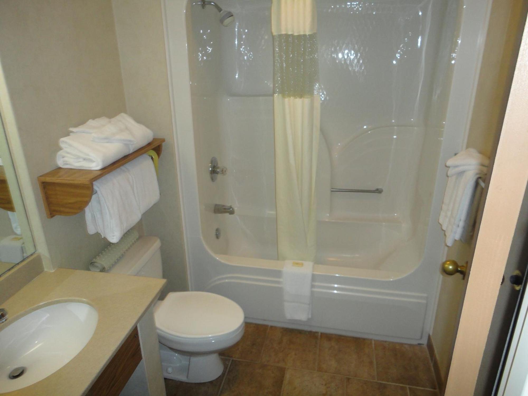 Deluxe Queen Room Two Queen Beds Non-Smoking