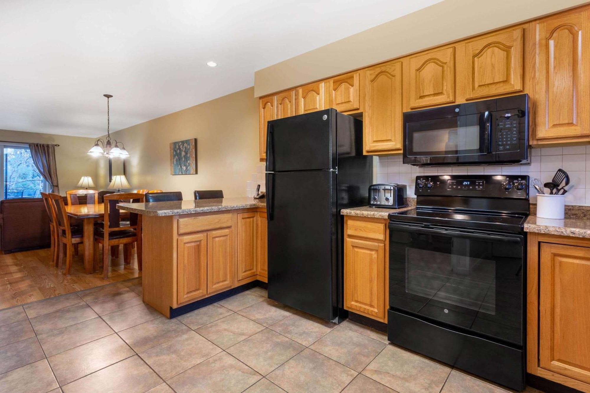 Two-Bedroom Apartment One Queen Bed Two Twin One Sofa Bed or Two Queen Beds Non-Smoking