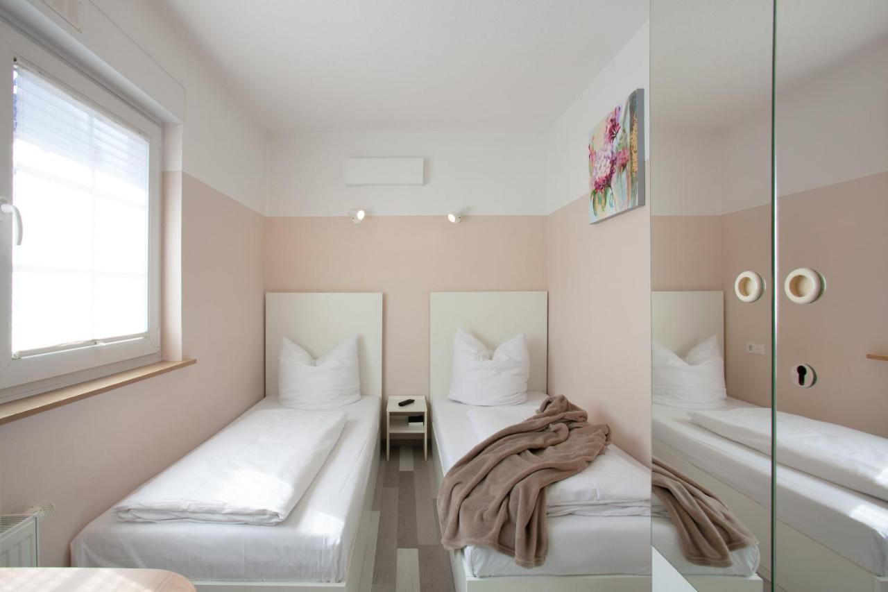 Micro Twin Room