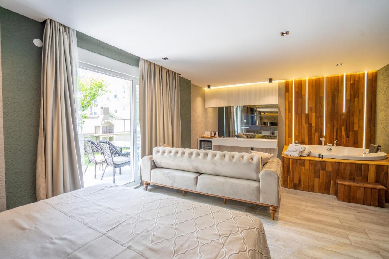 Deluxe Room Jacuzzi Garden View