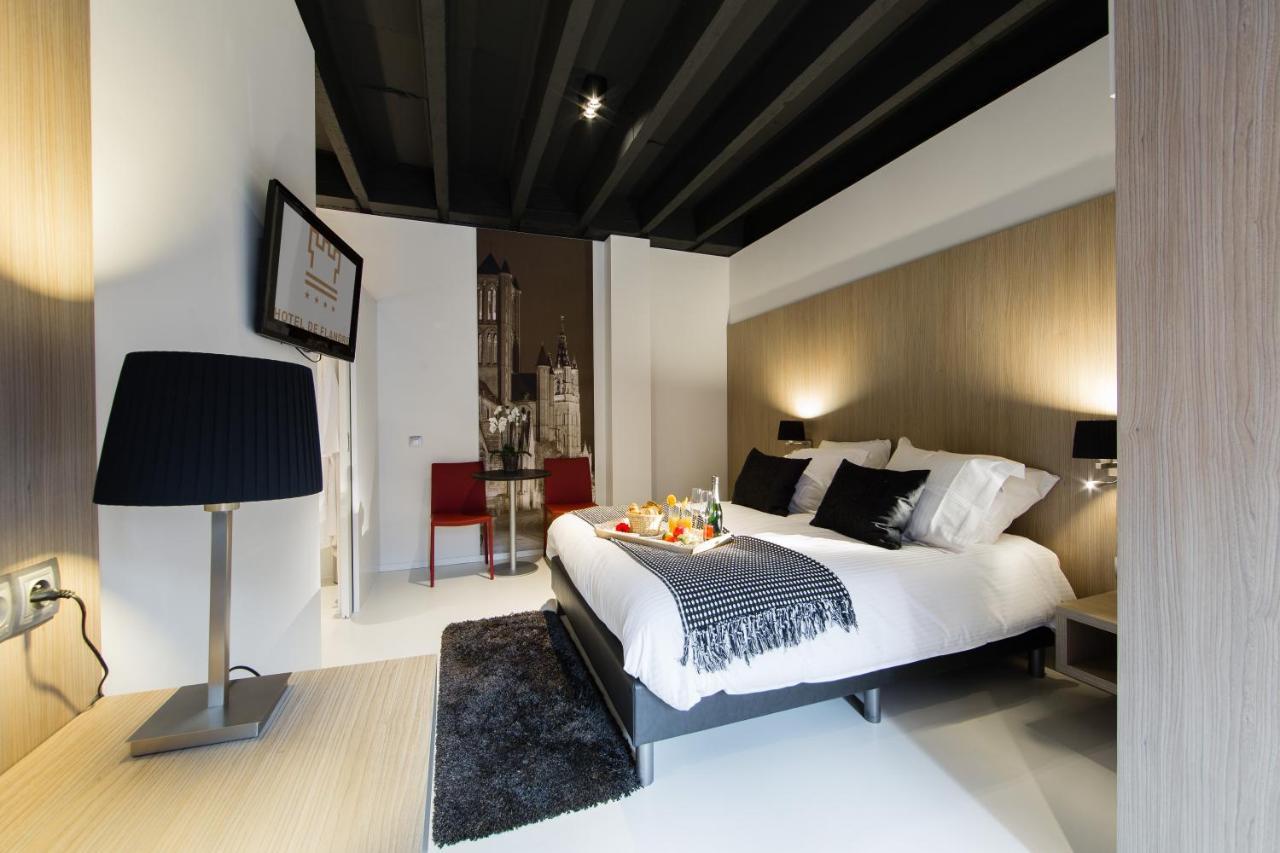 Zimmer mit Kingsize-Bett