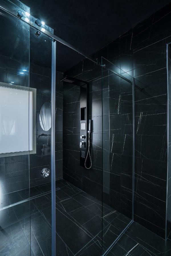 King Suite Spa Bath