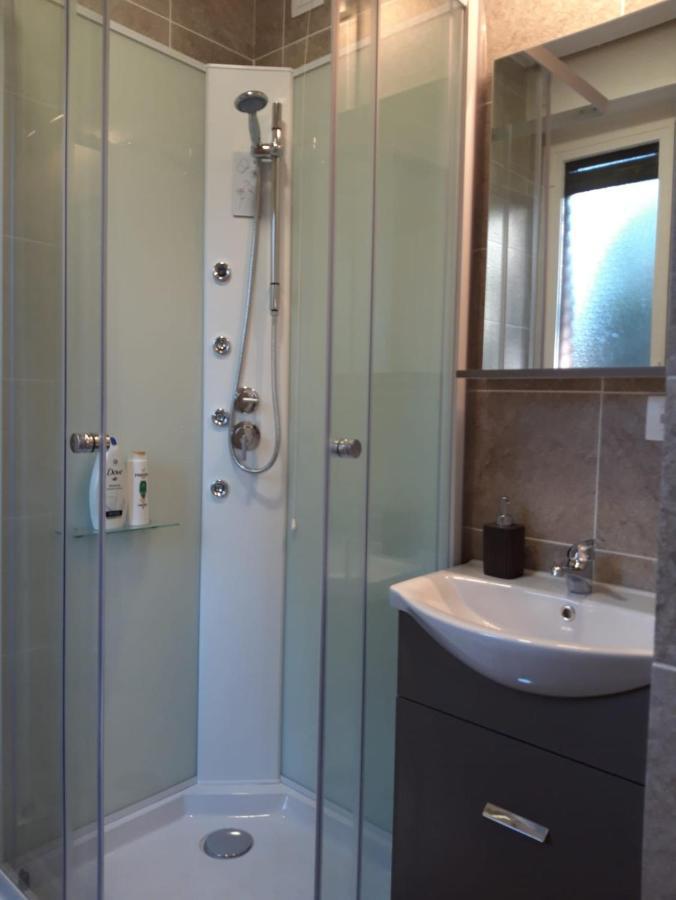Double Room Private Bathroom