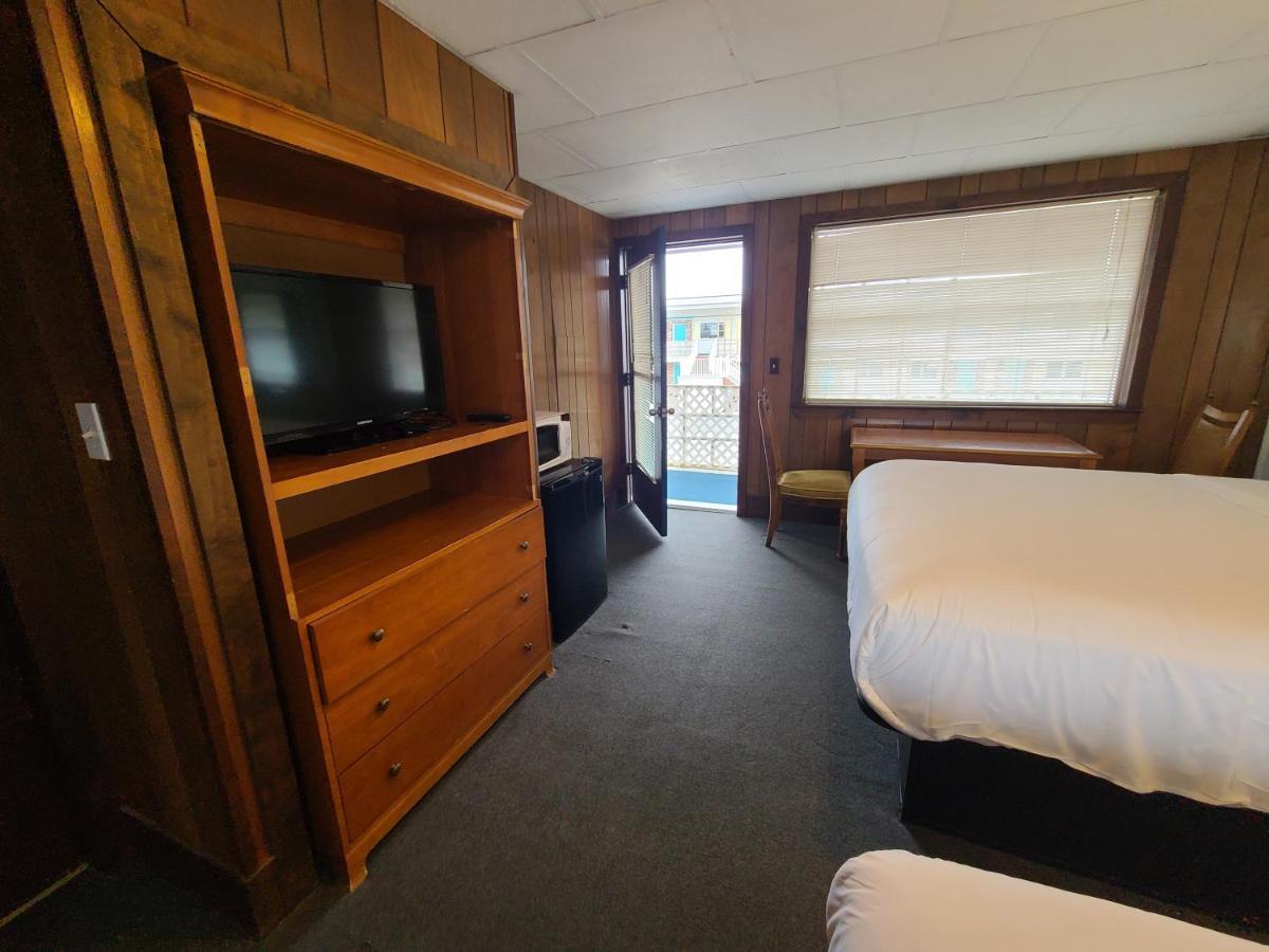Standard Queen Room Two Queen Beds