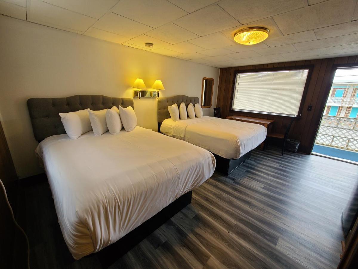 Standard Queen Room Two Queen Beds