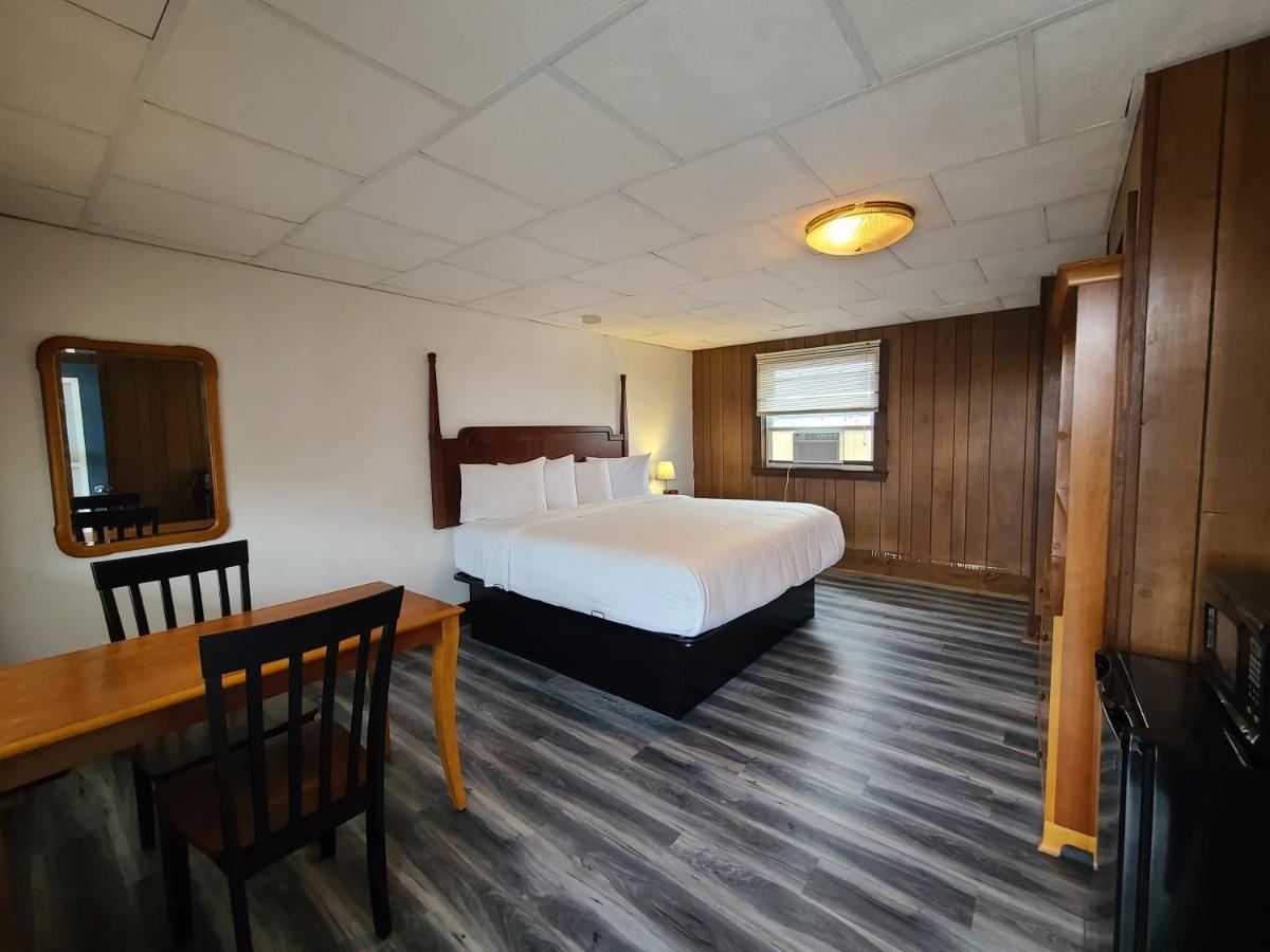 Standard King Room