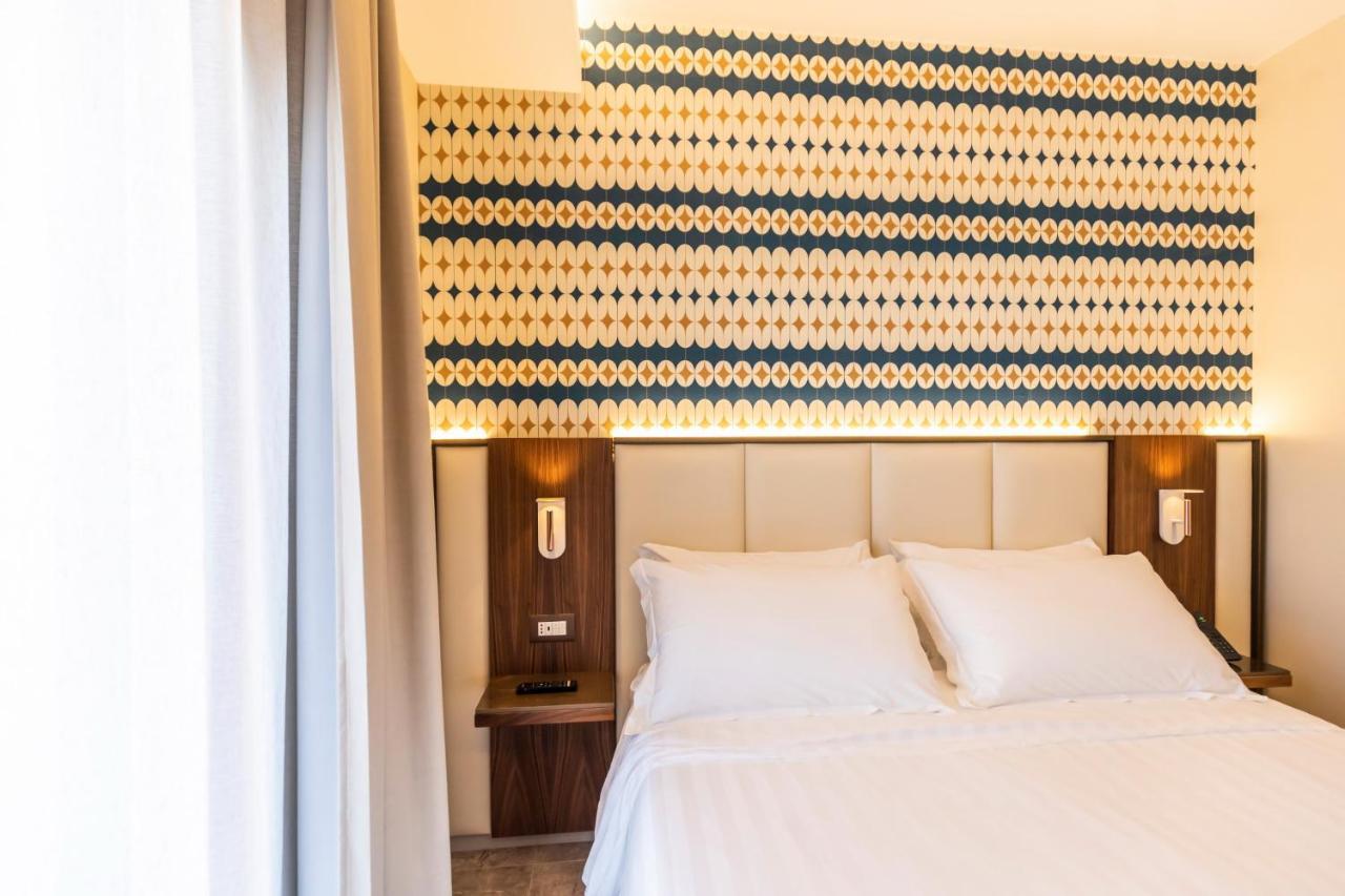 Standard Double Room,1299202471:JPEG