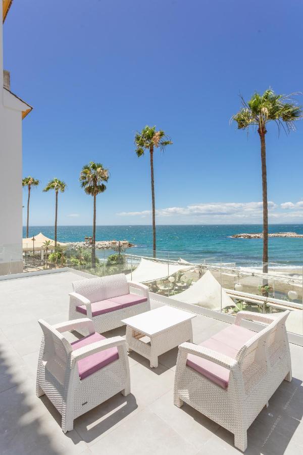 Deluxe Three-Bedroom Apartment Sea View Hot Tub