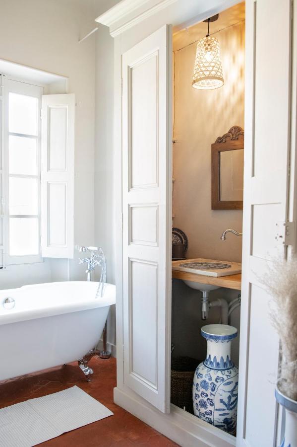 Deluxe Double Room Bath
