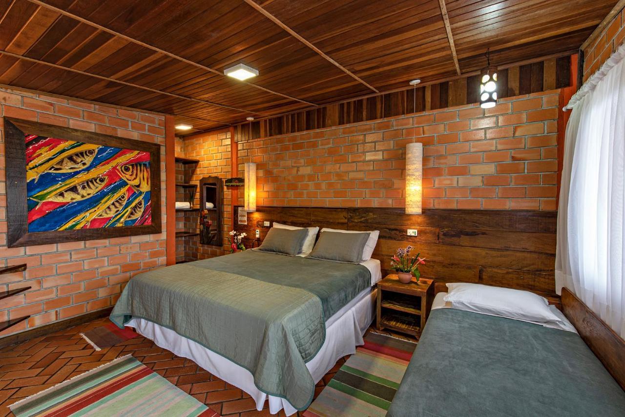 Quarto Duplo Clássico com Vista do Jardim